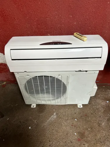 Ar condicionado Komeco 9 mil btus 