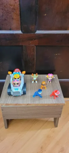 Vendo lote de bonecos Miniaturas Patrulha Canina TY + Carro
