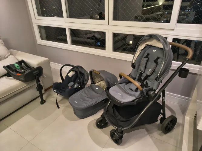 Carrinho de bebê Joiè