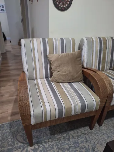 Poltronas de madeira