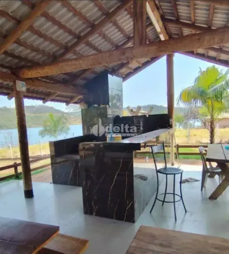 Rancho disponível para venda na Área Rural de Uberlândia-MG