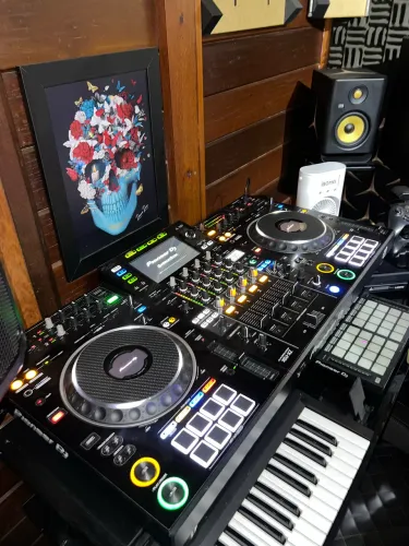 Xdj Xz