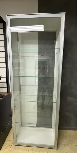 Vitrine Expositora de Vidro Premium.