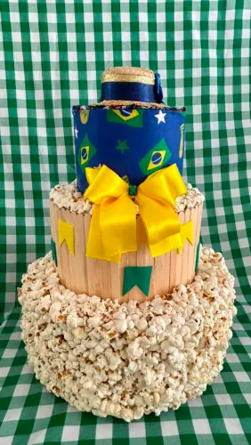 vendo ou alugo bolo fake para festa junina