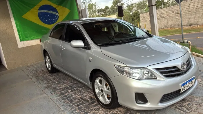 Toyota Corolla GLI 1.8 Flex 16V Aut. 2013