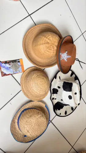 Chapéus juninos caipiras com precinho