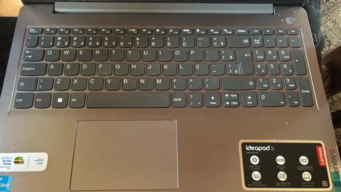 Lenovo ideapad muito pouco usado
