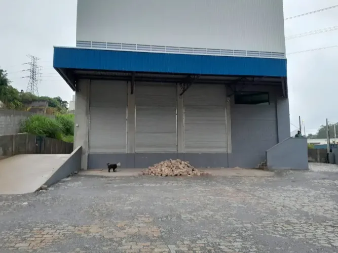 Galpão Novo para Venda ou Locação em Itapecerica da Serra-SP, Parque Paraíso: 3 Banheiros,