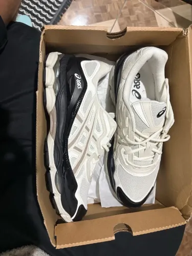 Tênis ASICS Gel-Nyc? - Cinza/Preto