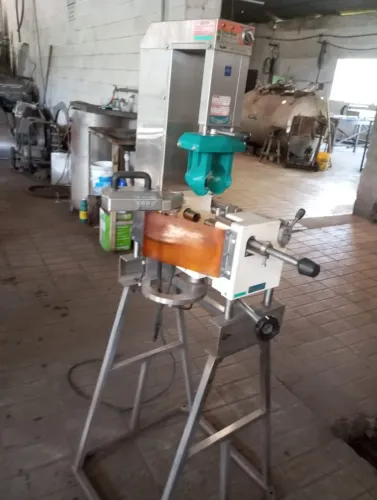 Descascador industrial de laranjas e outros cítricos marca Muro