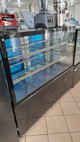Ac vitrine Refrigerada Venâncio vidro duplo aquecido 1mt 