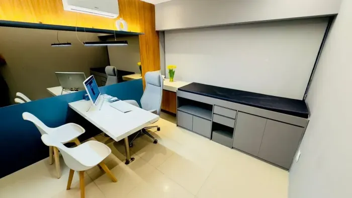 Manhattan Business Office.- Sala Mobiliada com 4 Consultorios em Pleno Funcionamento