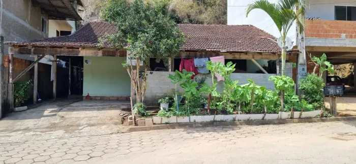 Casa no bairro Bicuiba.