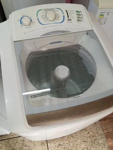 Lavadora Brastemp turbo 15 kg tudo funcionando ok em ótimo estado de conservação.