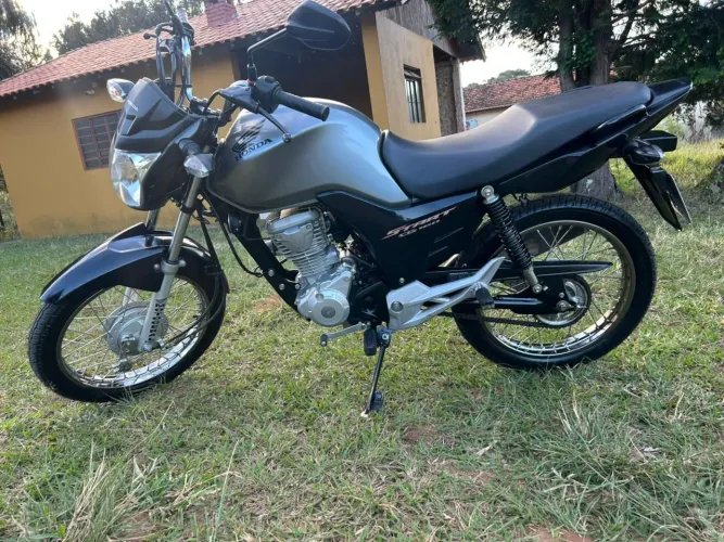 Vendo cg 160 start impecável.unico dono com apenas 11 mil km rodados e tudo de fabrica.