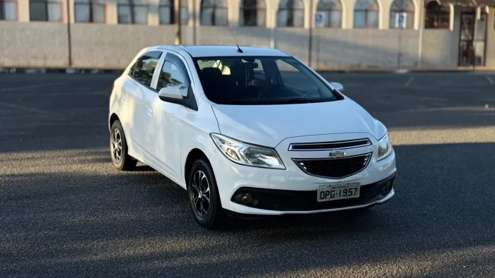 Chevrolet Onix Hatch LT 1.0 8V Flex Power Mec. 4P 2013