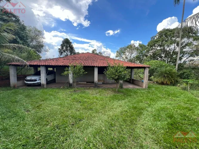 Sítio 37000 m² com mina d´água a venda na cidade de Porangaba interior de SP