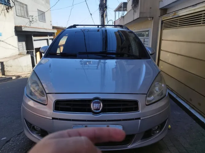 Fiat Idea Attractive 1.4 Fire Flex 8V 5P 2012