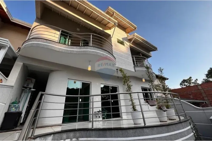Sobrado de Alto Padrão à Venda  Condomínio Flamboyant  Hortolândia/SP ( Localização privil
