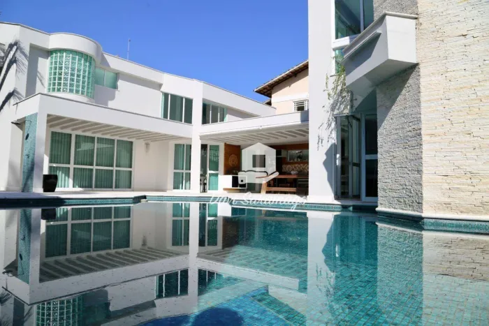 Casa com 5 Quartos Camboinhas, Altíssimo Padrão