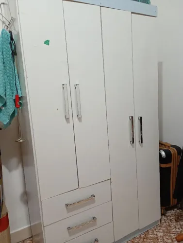 VENDO ESSE GUARDA-ROUPA SOLTEIRO
