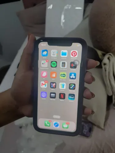 IPhone 11 64g novinho 500 reais