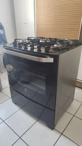 Fogão 5 bocas Eletrolux tampo de vidro 