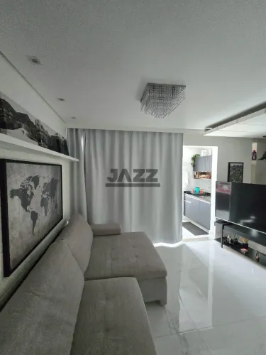 Apartamento em Condomínio Royal Park