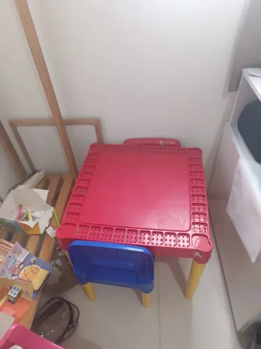 Mesa Infantil com 2 Cadeiras