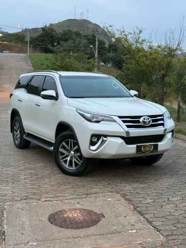Toyota Hilux SW4 SRX 4X4 2.8 TDI 16V Dies. Aut. 2019