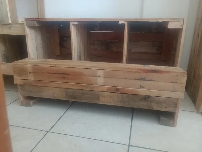 Ninho para galinhas poedeiras com rolagem de ovos 