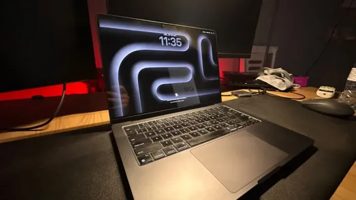 Macbook PRO M3 Pro. 18gb de Ram 512 arm.