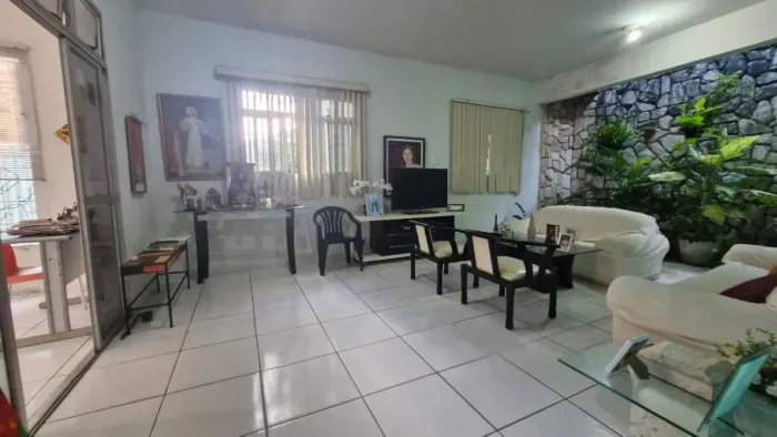Casa em setúbal | 220m² | toda murada | 2 vagas | Terreno nos fundos com árvores frutífer
