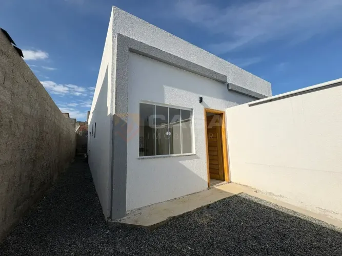 Casa Linear de 2 Quartos com Suíte e Estrutura para Ampliação em Colina da Serra