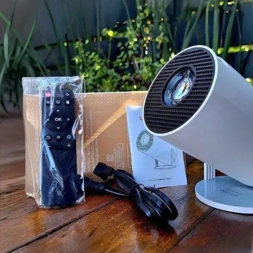 Projetor hy300 com algumas marcas de uso