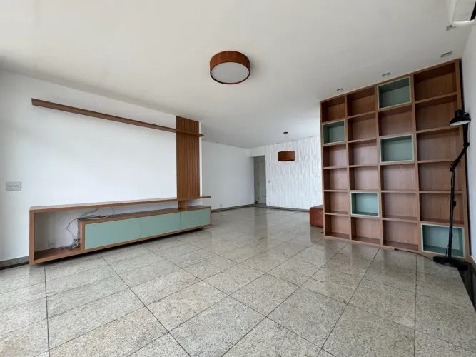 Cobertura linear 190m² com 3 quartos, suíte, piscina, churrasqueira e vista livre