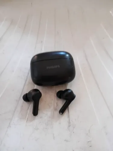 Fone de ouvido via bluetof sem fio seminovo funcionando perfeitamente 120 reais