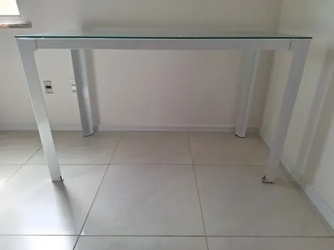 Mesa de aço com vidro