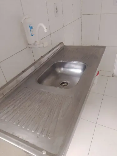 Vendo pia de cozinha 1.20x60 e outra de banheiro  usado