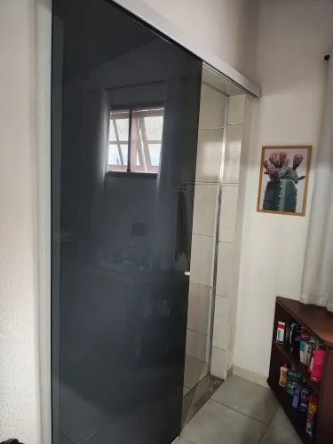 PORTA DE CORRER DE VIDRO FUMÊ