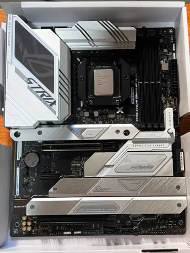 Placa mãe Asus ROG Strix Z790-A Wi-FI II (High-end Intel 14th) LGA1700