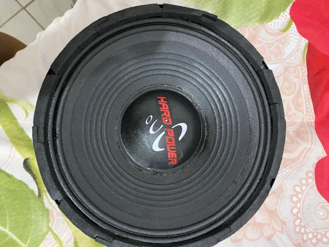 Médio triton 10? 300rms