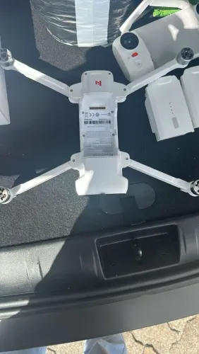 Drone fimi x8 se 2020 com 4 baterias dois carregadores 