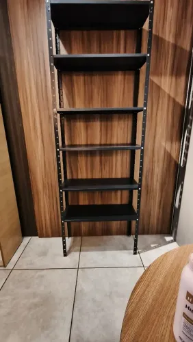 Estante em aço preta