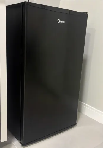 Frigobar Midea 93L Preto 220V 