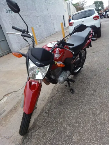 vendo cg 125 2015 semi nova falar com Gilmar no zap *