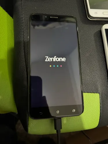 Azus Zen fone 3 