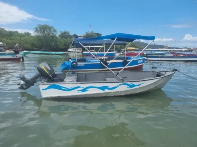 Barco Alumínio com motor de popa Yamaha 15hp 