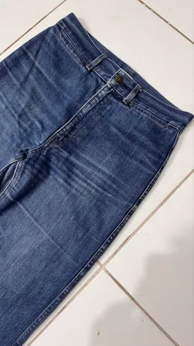 Calça bootcut da Uniqlo