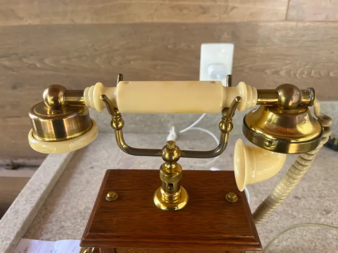  Telefone Madeira Vintage Analógico com discagem manual 